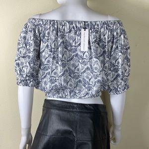 Cupcakes and Cashmere 100% Colton Cropped Top. Size L.